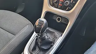 Used 2013 Vauxhall Astra Sri White - Interior and Exterior details 13