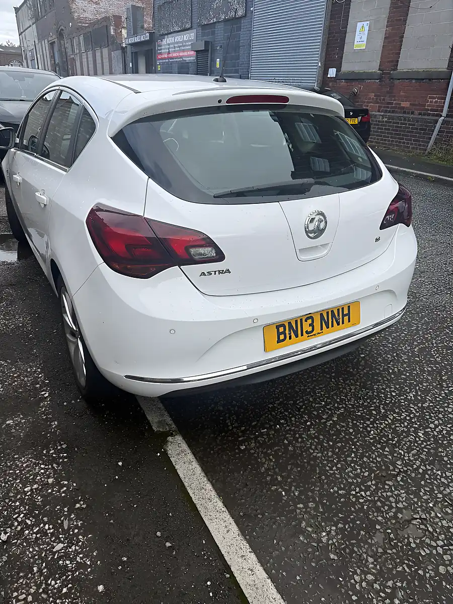 Used 2013 Vauxhall Astra Sri White - Interior and Exterior details 2