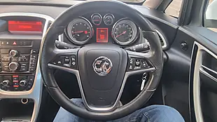 Used 2013 Vauxhall Astra Sri White - Interior and Exterior details 5