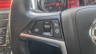 Used 2013 Vauxhall Astra Sri White - Interior and Exterior details 7