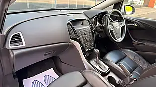 Used 2013 Vauxhall Astra White - Interior and Exterior details 7
