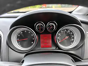 Used 2013 Vauxhall Astra White - Interior and Exterior details 9