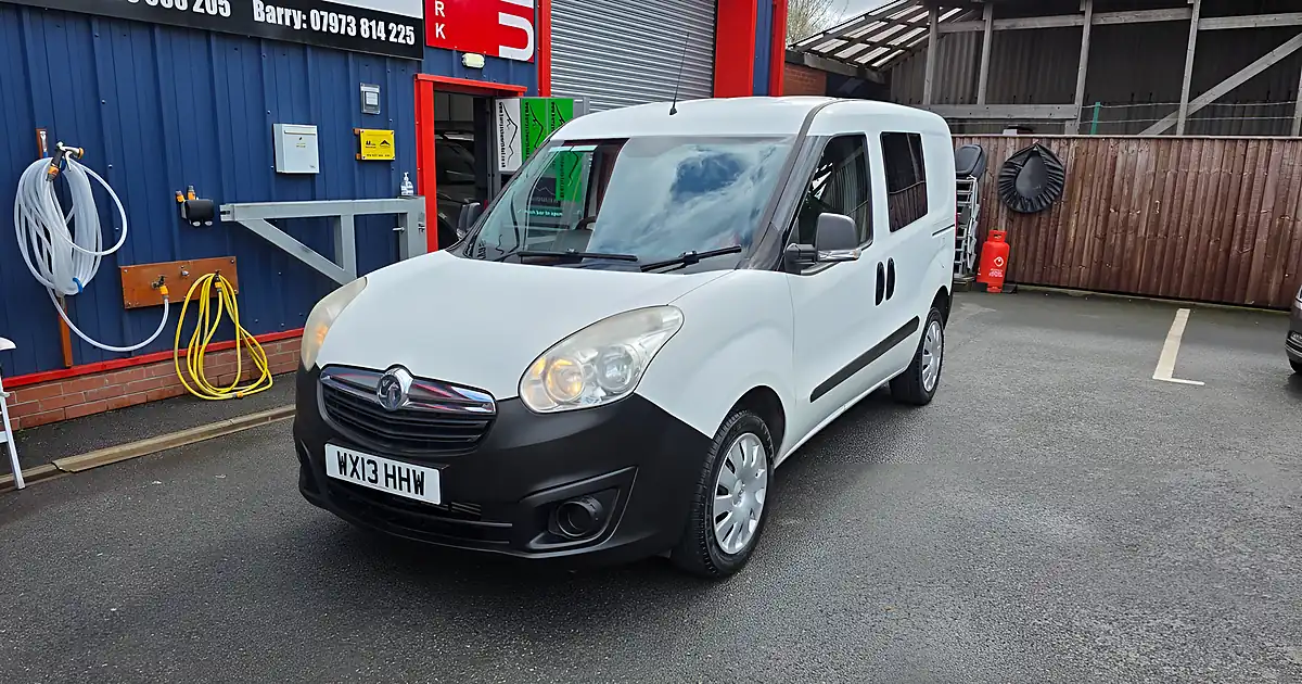 Used 2013 Vauxhall Combo 2300 L1H1 White - Front View