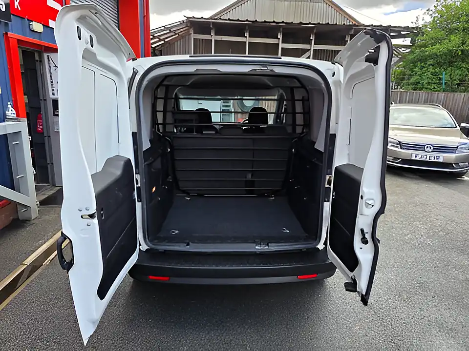 Used 2013 Vauxhall Combo 2300 L1H1 White - Interior and Exterior details 10