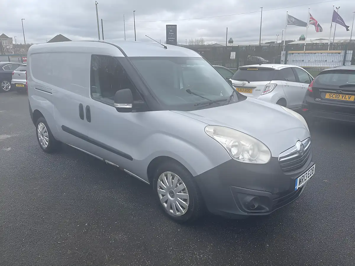 Used 2013 Vauxhall Combo L2 H1 Silver - Front View
