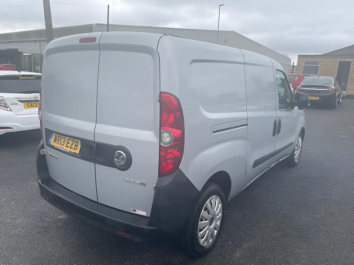 Used 2013 Vauxhall Combo L2 H1 Silver - Interior and Exterior details 11