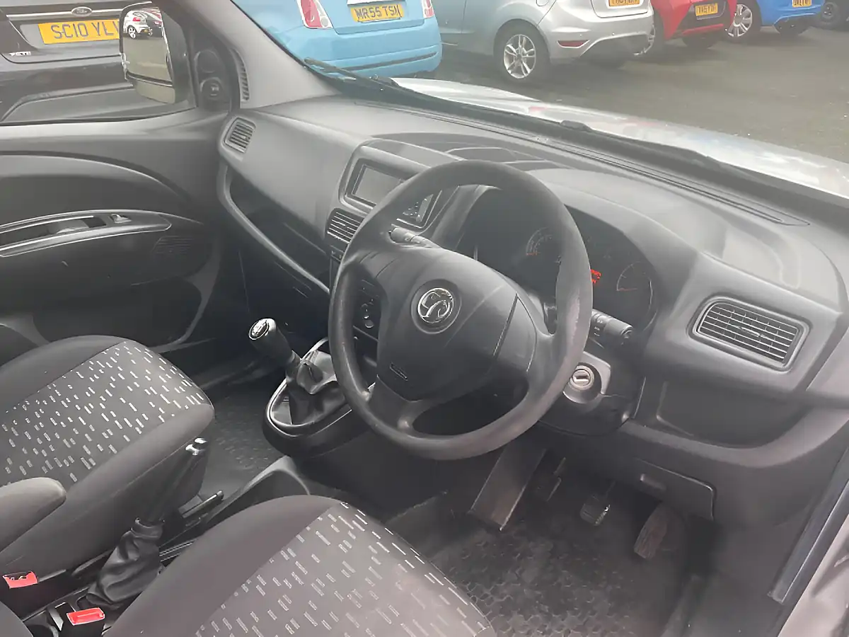 Used 2013 Vauxhall Combo L2 H1 Silver - Interior and Exterior details 12