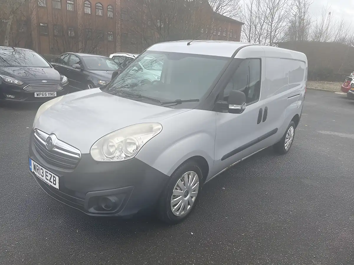Used 2013 Vauxhall Combo L2 H1 Silver - Interior and Exterior details 3
