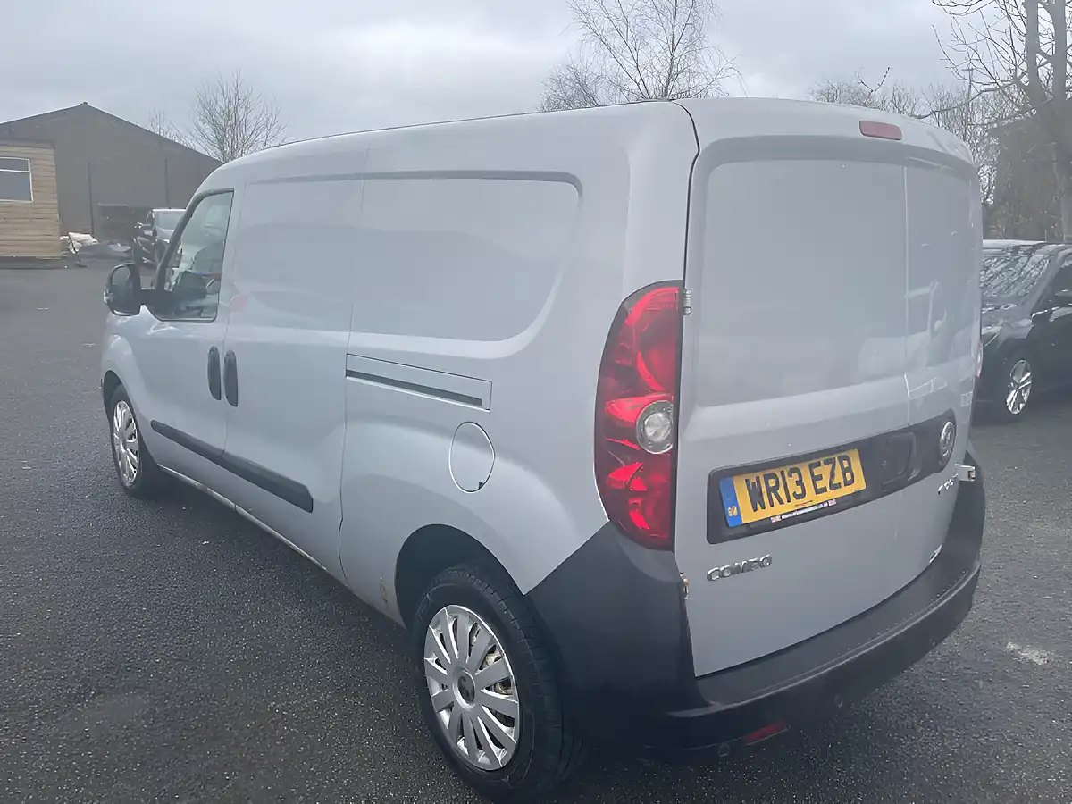 Used 2013 Vauxhall Combo L2 H1 Silver - Interior and Exterior details 8