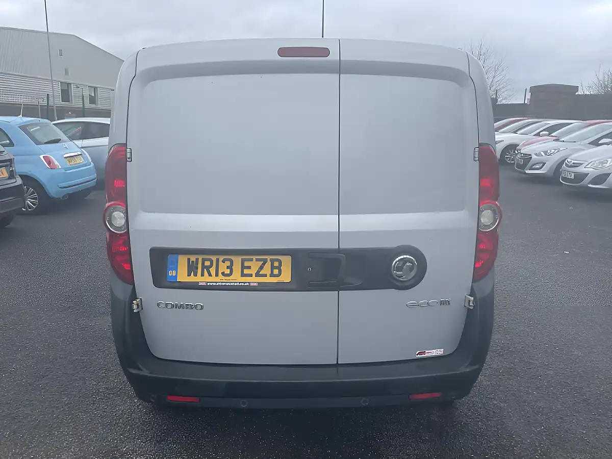 Used 2013 Vauxhall Combo L2 H1 Silver - Interior and Exterior details 9