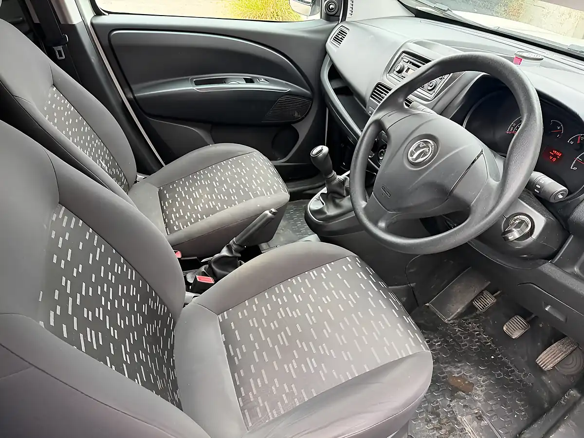 Used 2013 Vauxhall Combo Panel Van L1 H1 White - Interior and Exterior details 11