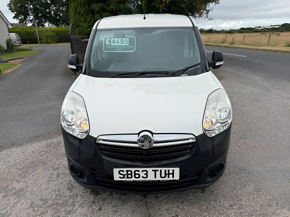Used 2013 Vauxhall Combo Panel Van L1 H1 White - Interior and Exterior details 7
