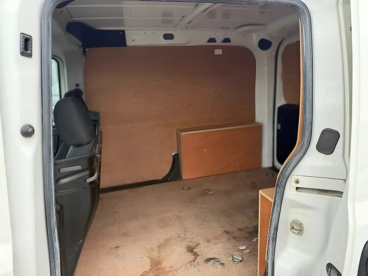 Used 2013 Vauxhall Combo Panel Van L1 H1 White - Interior and Exterior details 8