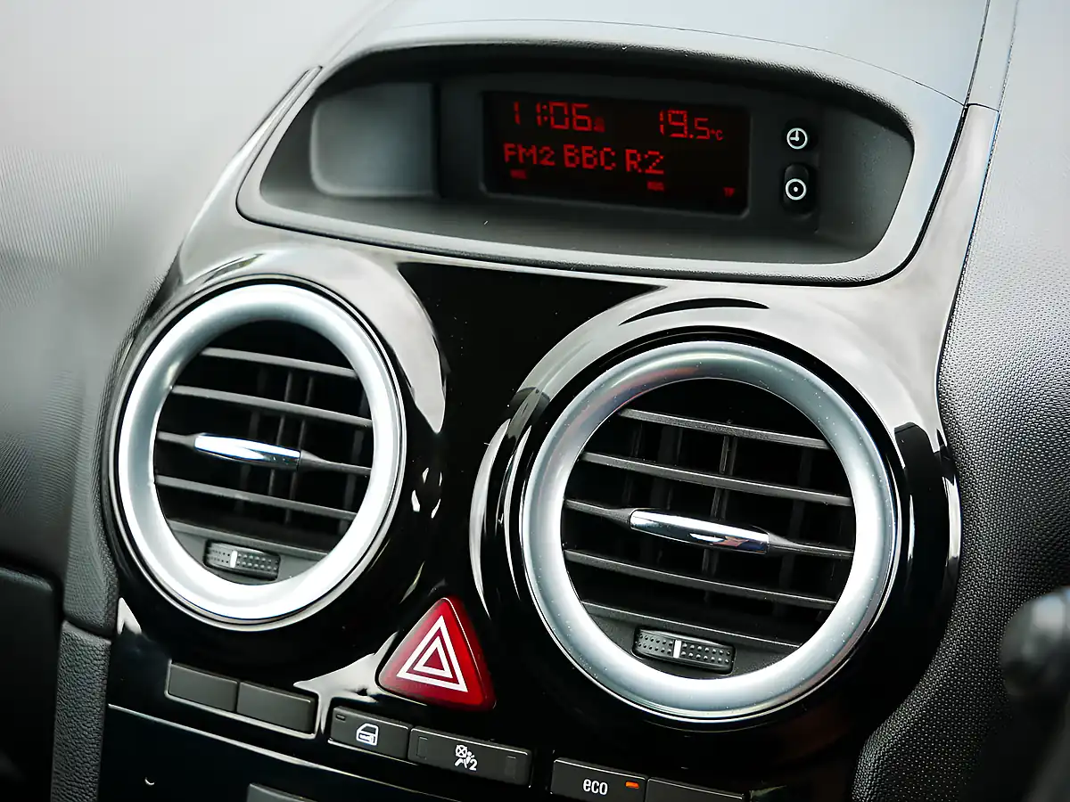 Used 2013 Vauxhall Corsa Black Edition Carbon Flash Metallic - Interior and Exterior details 19