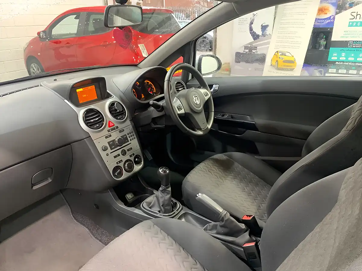 Used 2013 Vauxhall Corsa Energy Ac White - Interior and Exterior details 10