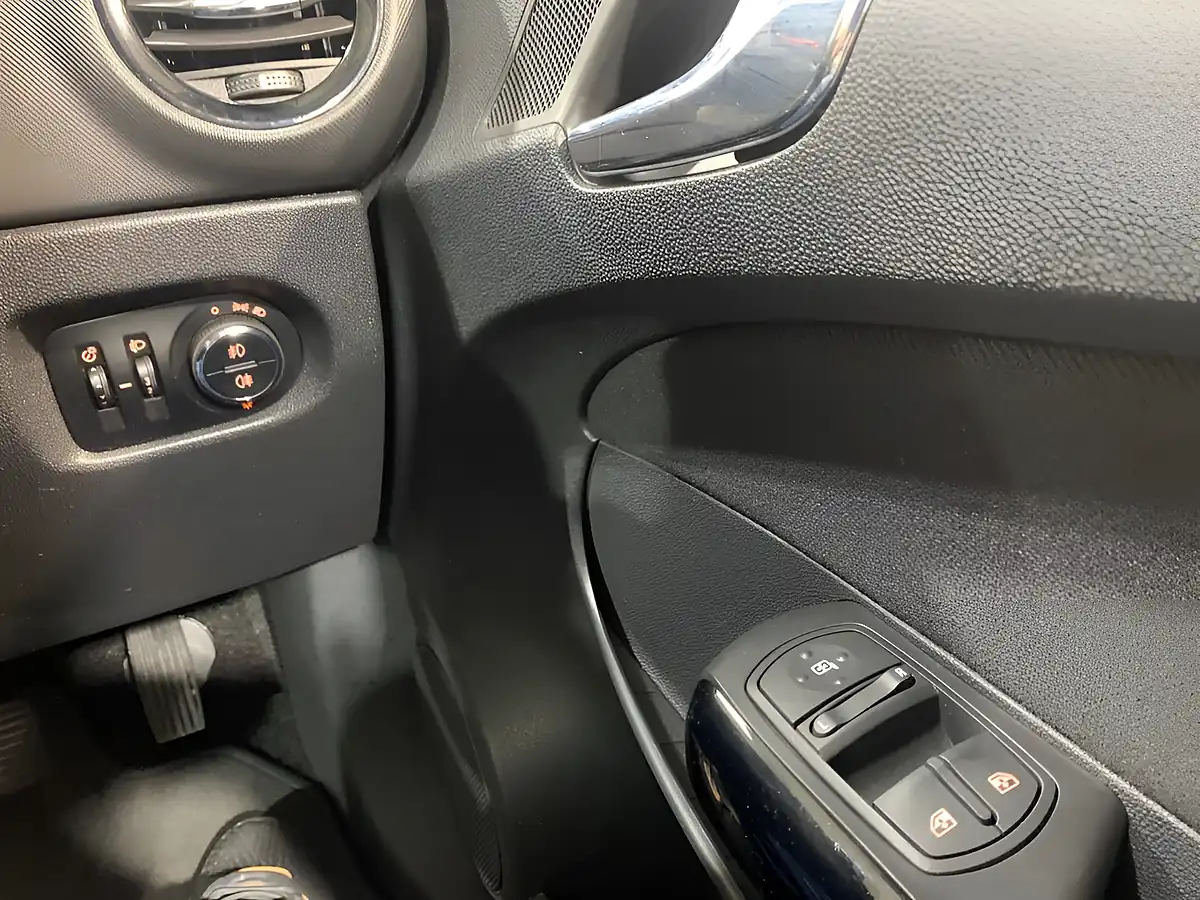Used 2013 Vauxhall Corsa Energy Ac White - Interior and Exterior details 16