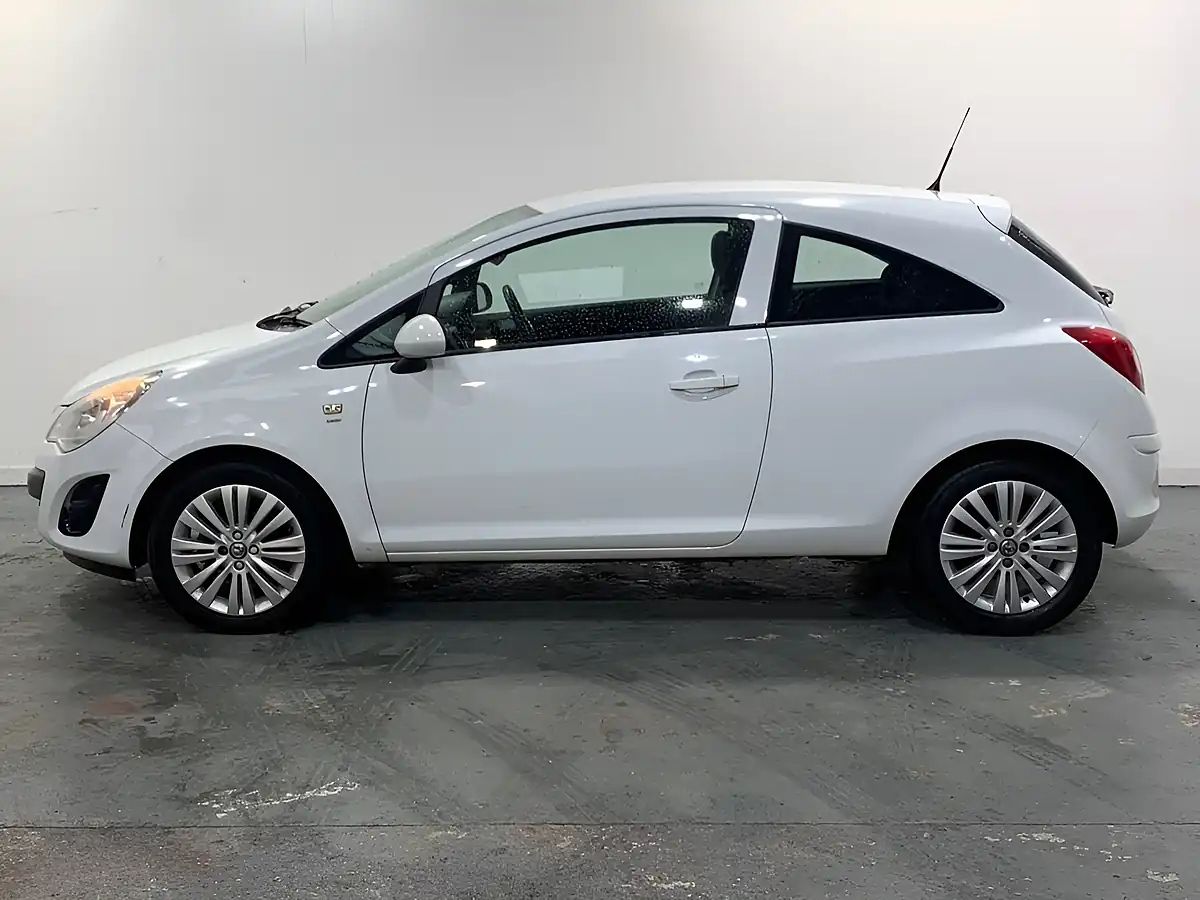 Used 2013 Vauxhall Corsa Energy Ac White - Interior and Exterior details 4