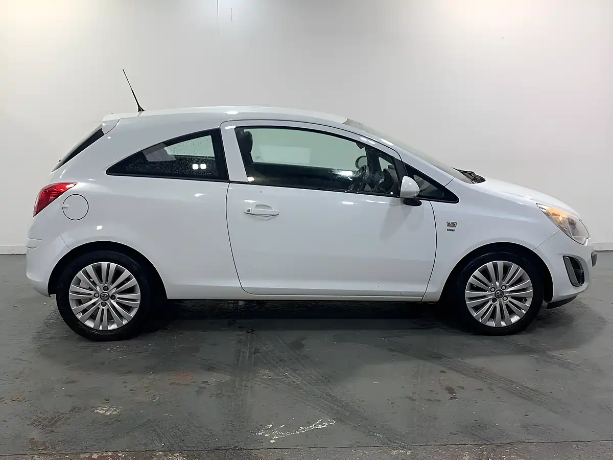 Used 2013 Vauxhall Corsa Energy Ac White - Interior and Exterior details 8