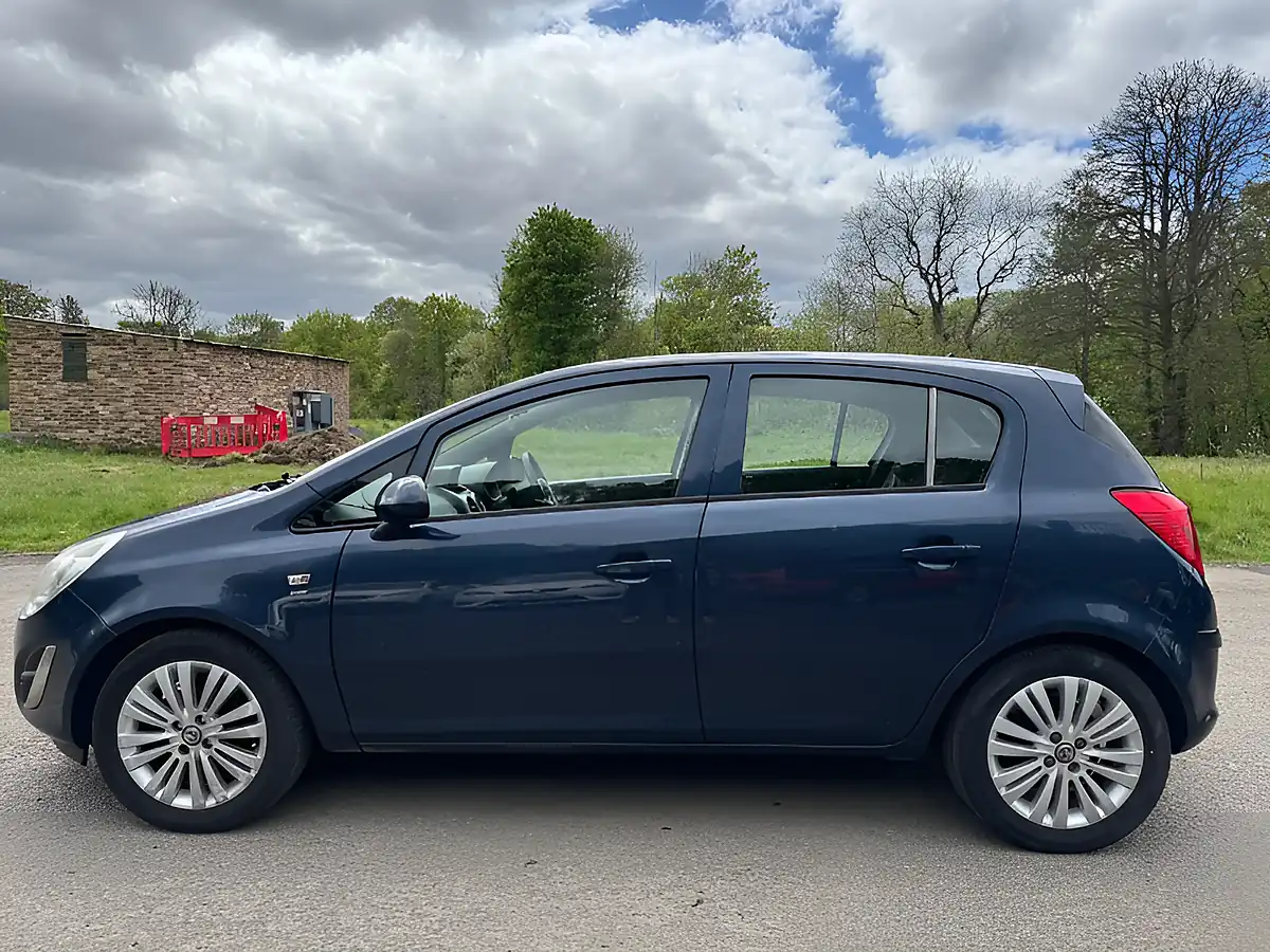 Used 2013 Vauxhall Corsa Energy Blue - Interior and Exterior details 5