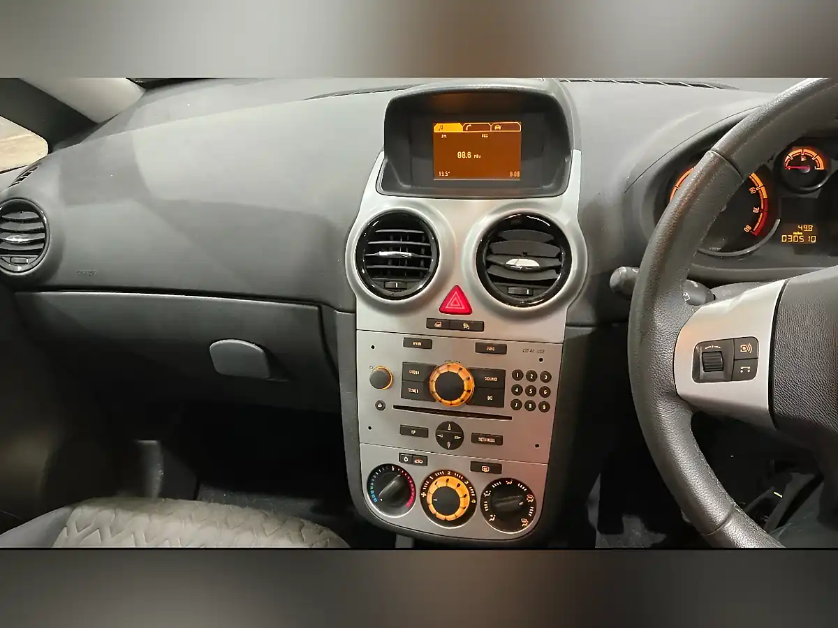 Used 2013 Vauxhall Corsa Energy Green - Interior and Exterior details 9