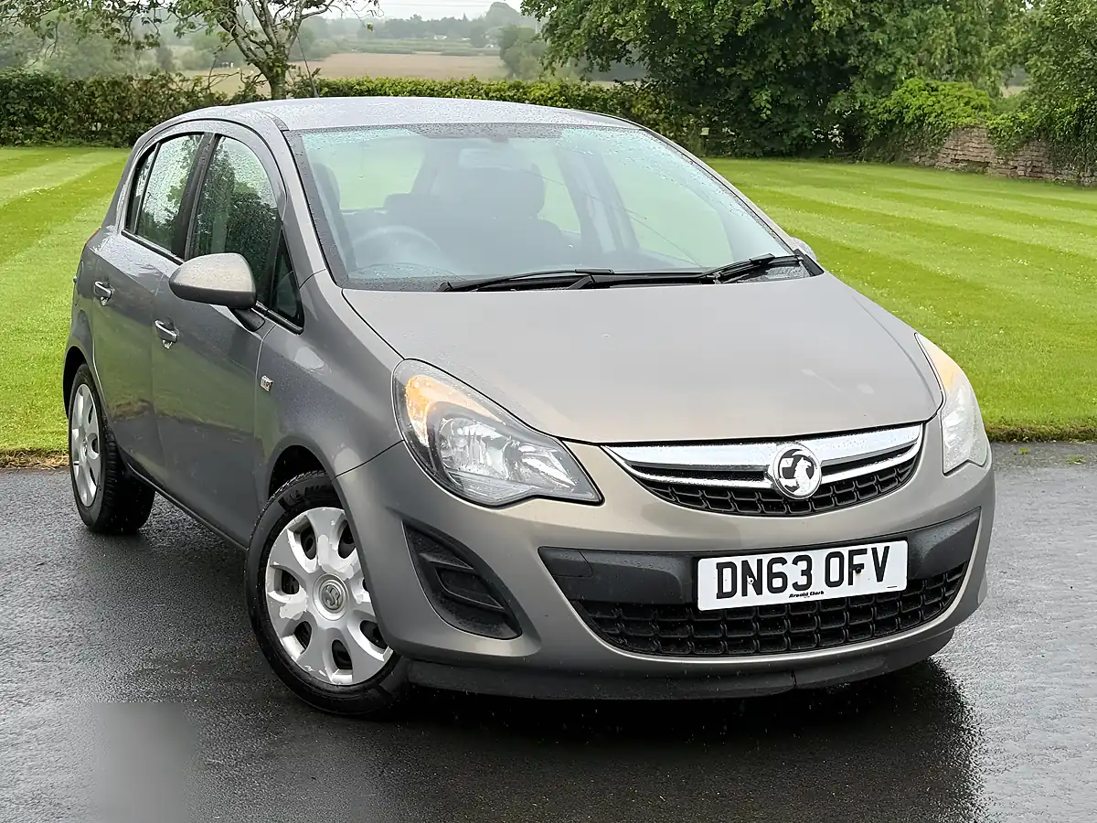 Used 2013 Vauxhall Corsa Executive Bronze - Front View