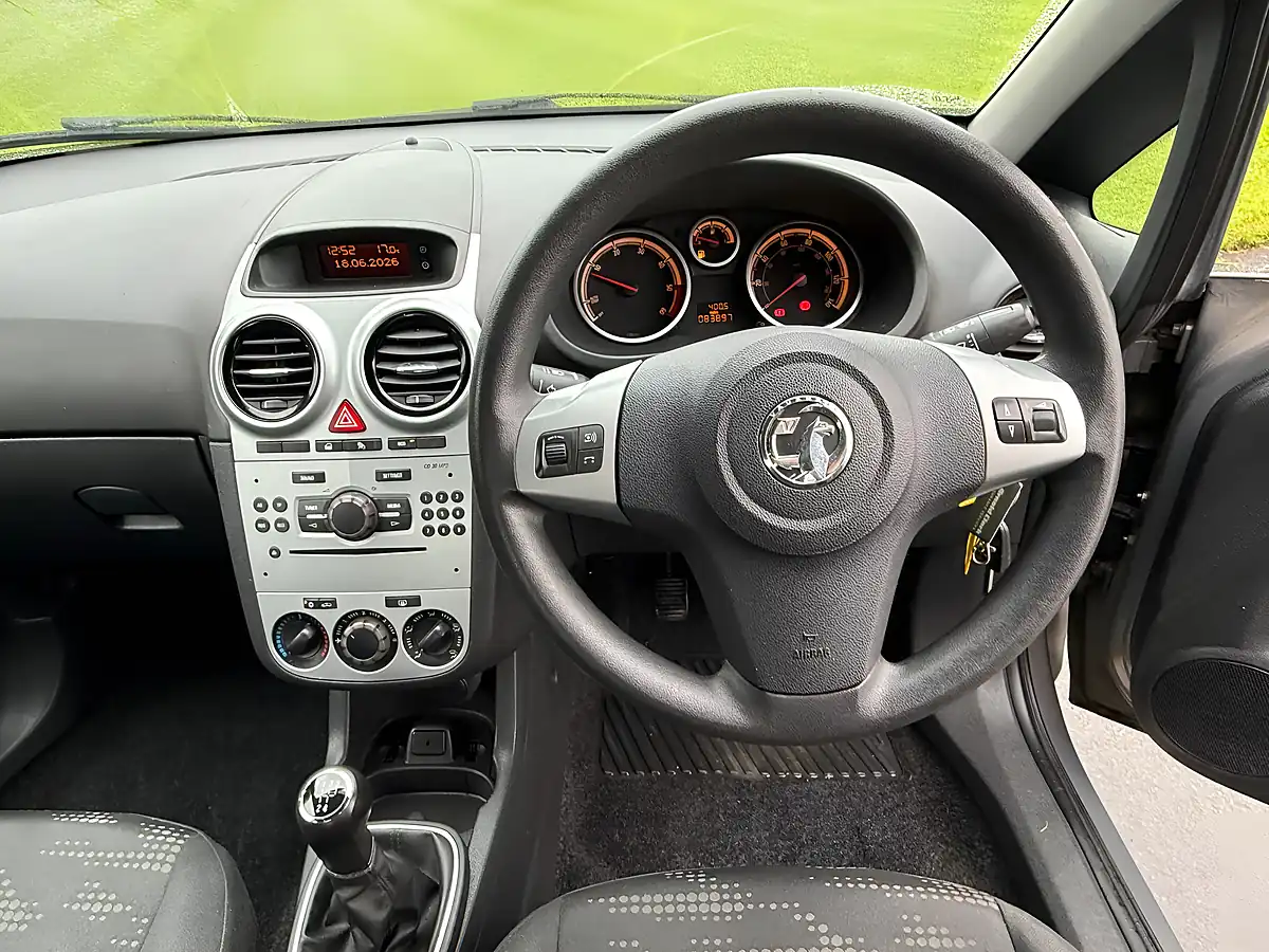 Used 2013 Vauxhall Corsa Executive Bronze - Interior and Exterior details 10