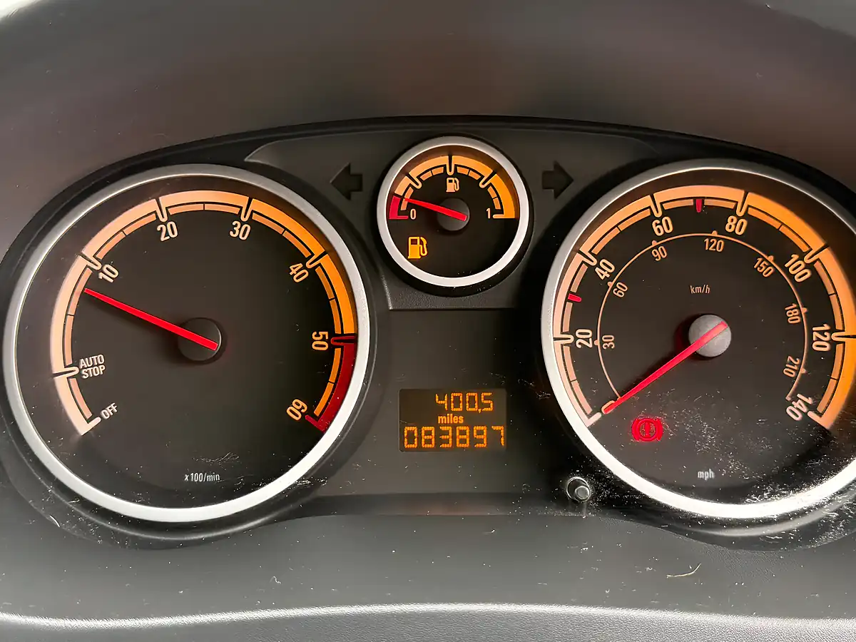 Used 2013 Vauxhall Corsa Executive Bronze - Interior and Exterior details 13