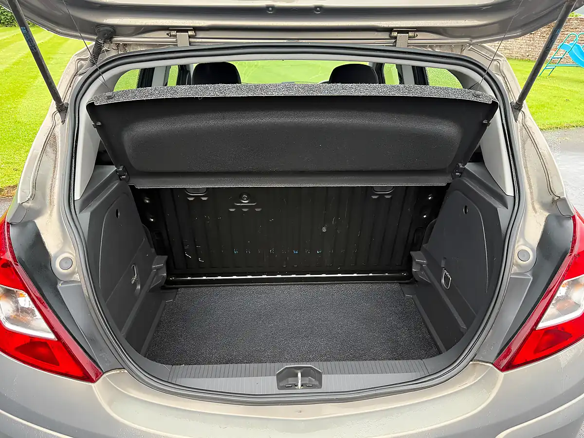 Used 2013 Vauxhall Corsa Executive Bronze - Interior and Exterior details 15