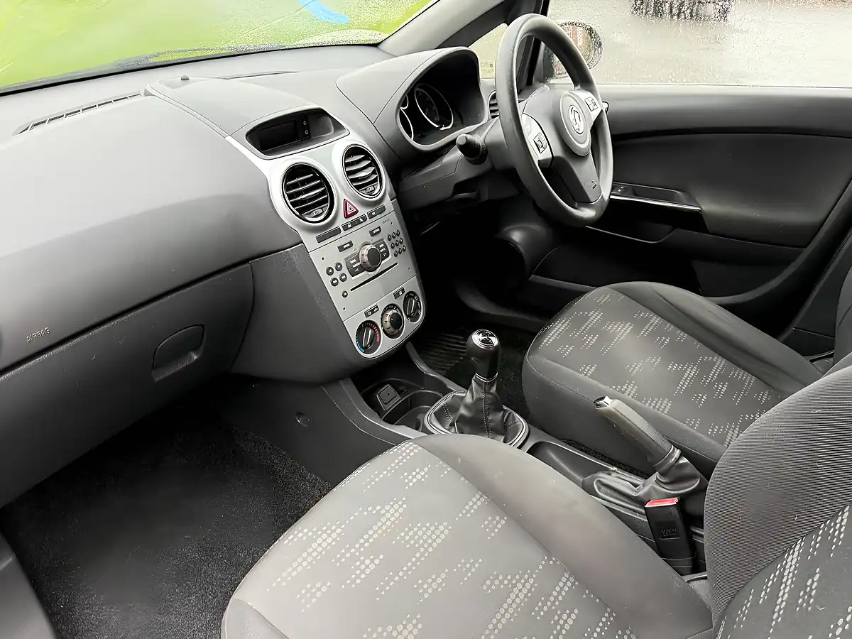 Used 2013 Vauxhall Corsa Executive Bronze - Interior and Exterior details 16