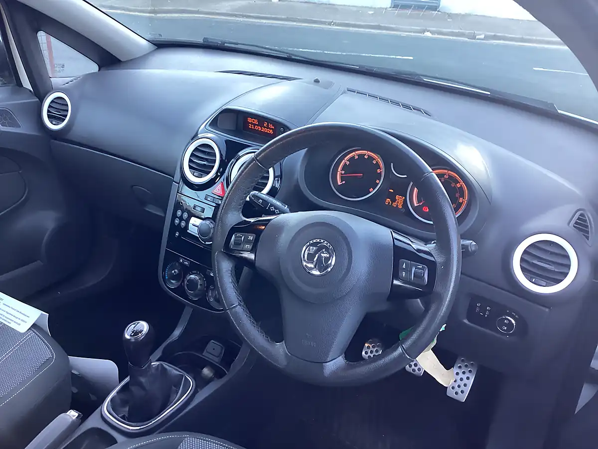 Used 2013 Vauxhall Corsa Limited Edition White - Interior and Exterior details 9