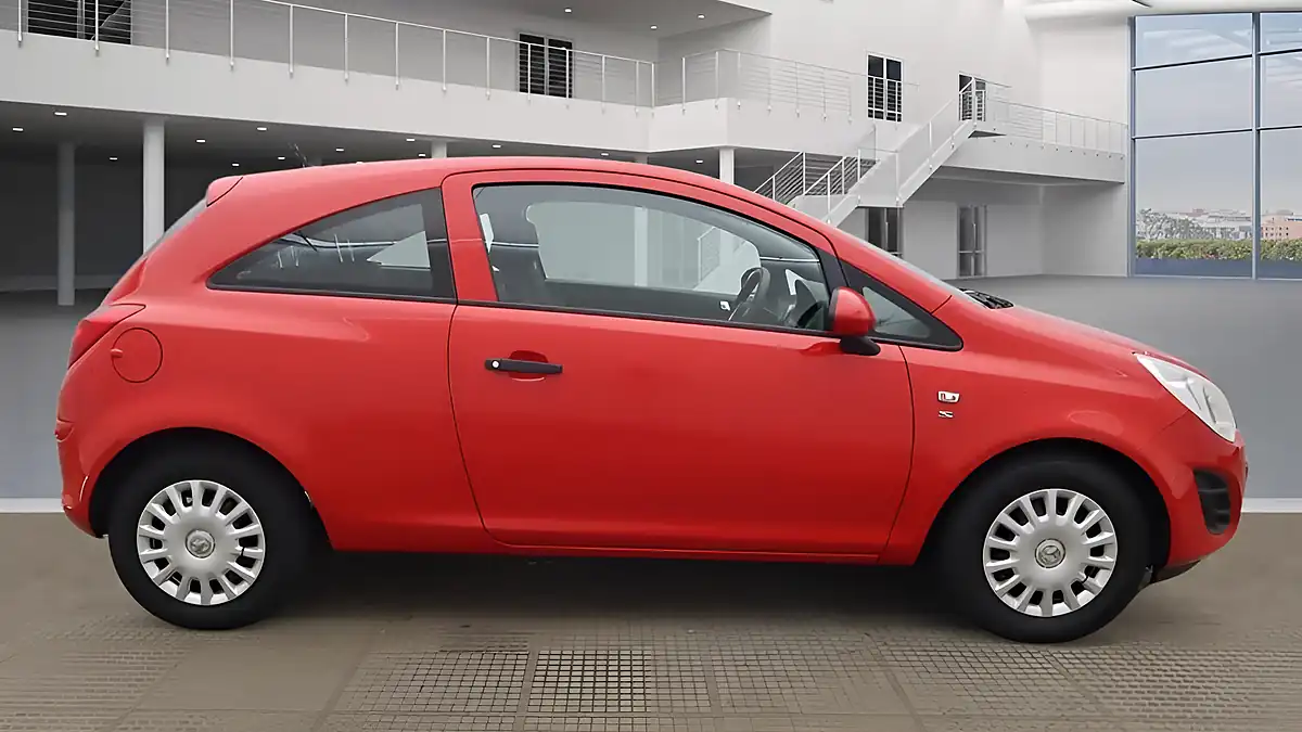 Used 2013 Vauxhall Corsa S Red - Interior and Exterior details 5