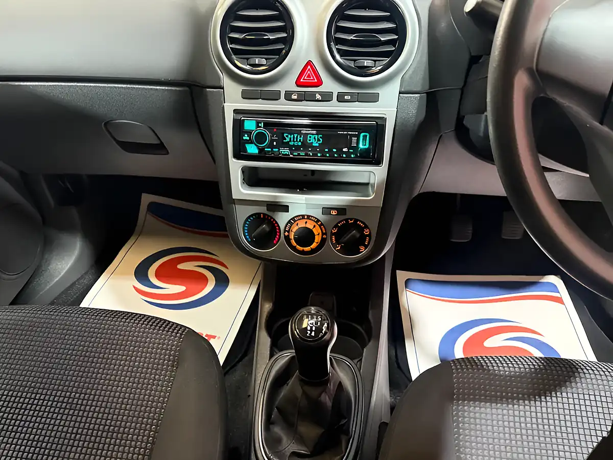 Used 2013 Vauxhall Corsa S White - Interior and Exterior details 12