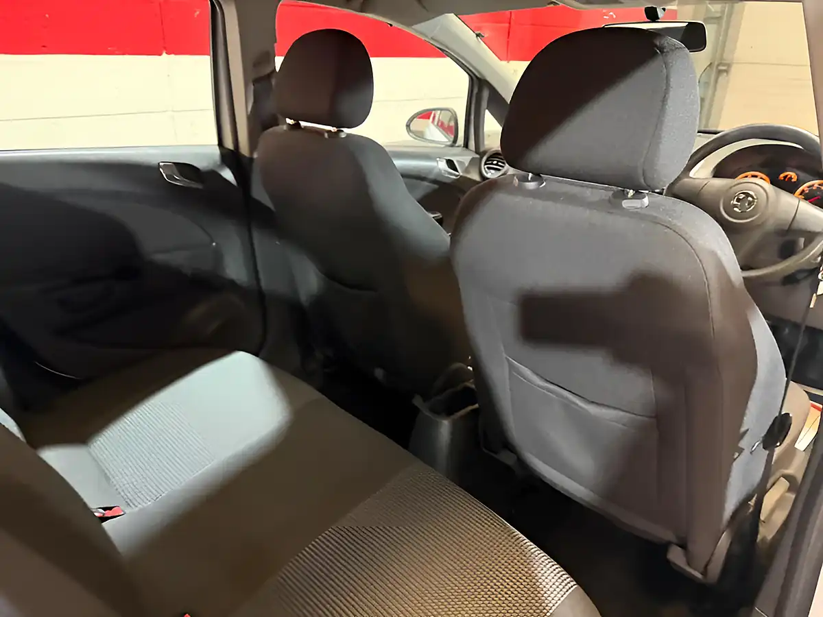 Used 2013 Vauxhall Corsa S White - Interior and Exterior details 13
