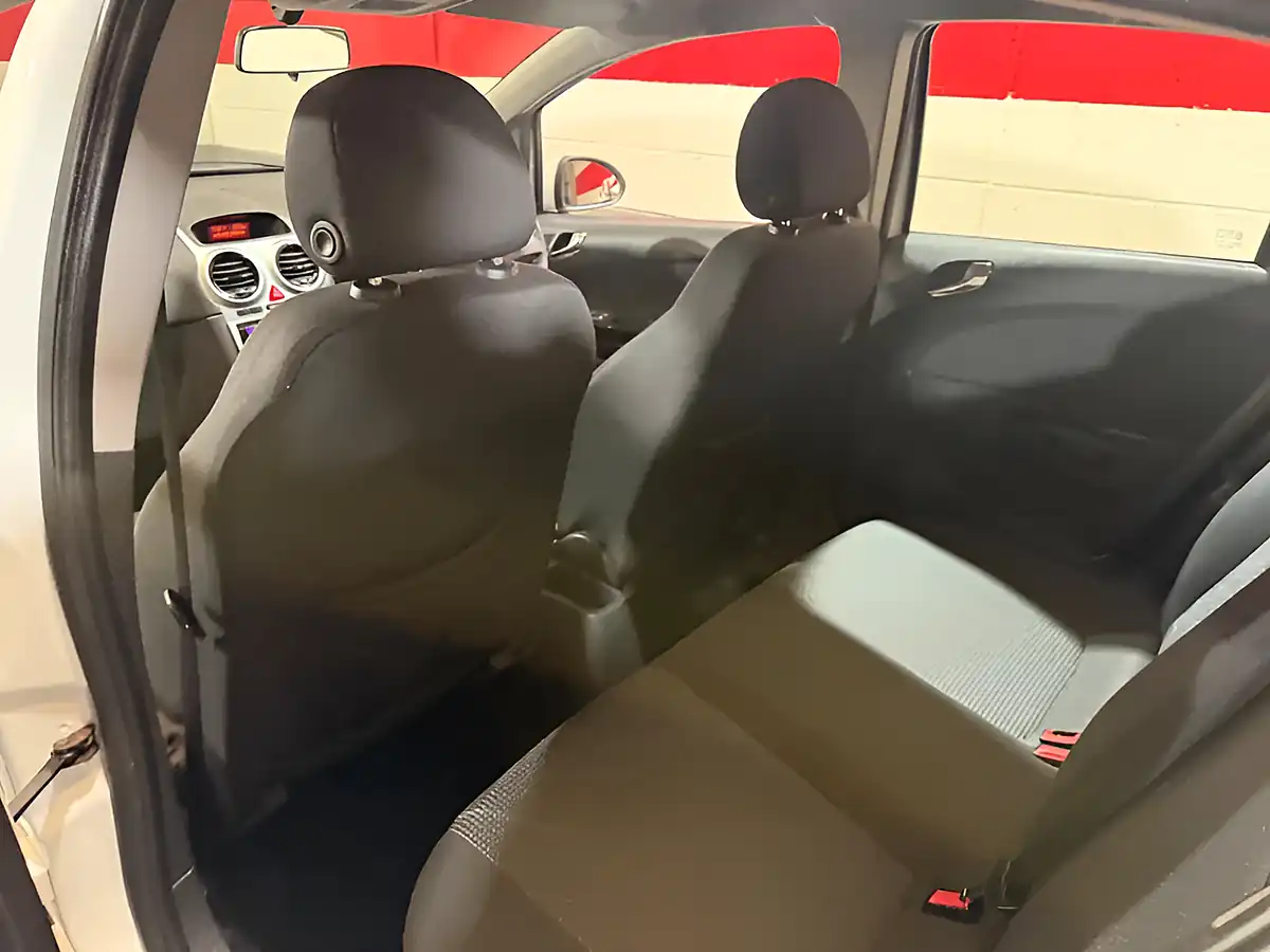 Used 2013 Vauxhall Corsa S White - Interior and Exterior details 14