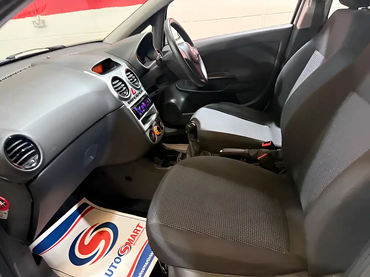Used 2013 Vauxhall Corsa S White - Interior and Exterior details 18