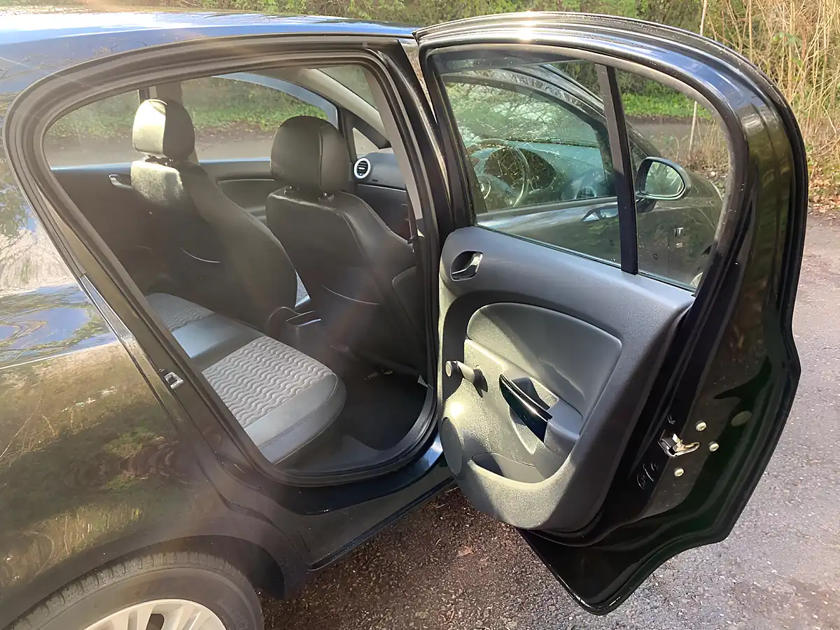 Used 2013 Vauxhall Corsa Se Black - Interior and Exterior details 12