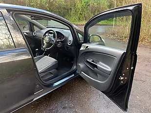 Used 2013 Vauxhall Corsa Se Black - Interior and Exterior details 13