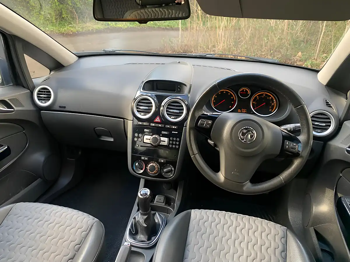 Used 2013 Vauxhall Corsa Se Black - Interior and Exterior details 14