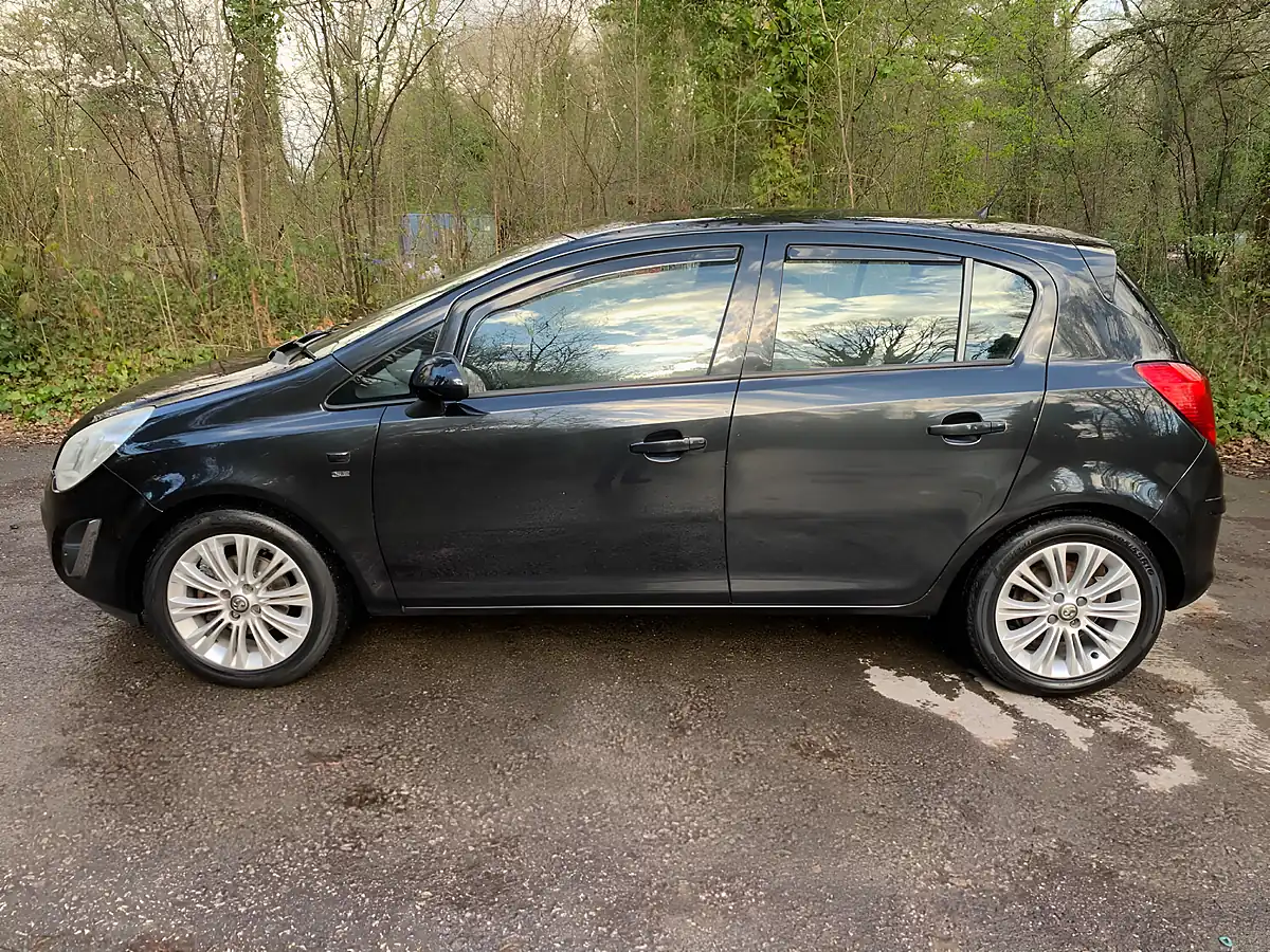Used 2013 Vauxhall Corsa Se Black - Interior and Exterior details 8
