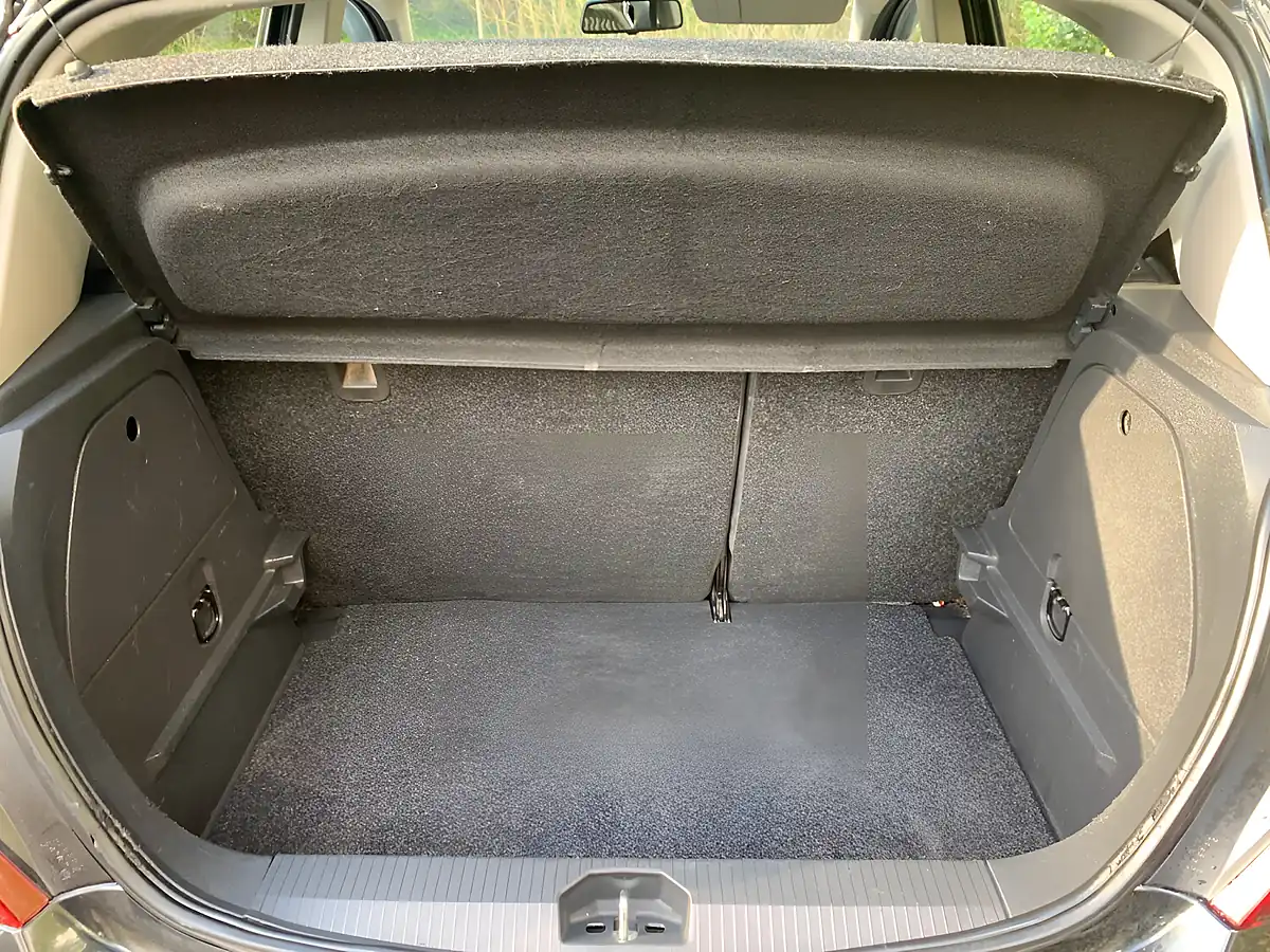 Used 2013 Vauxhall Corsa Se Black - Interior and Exterior details 9