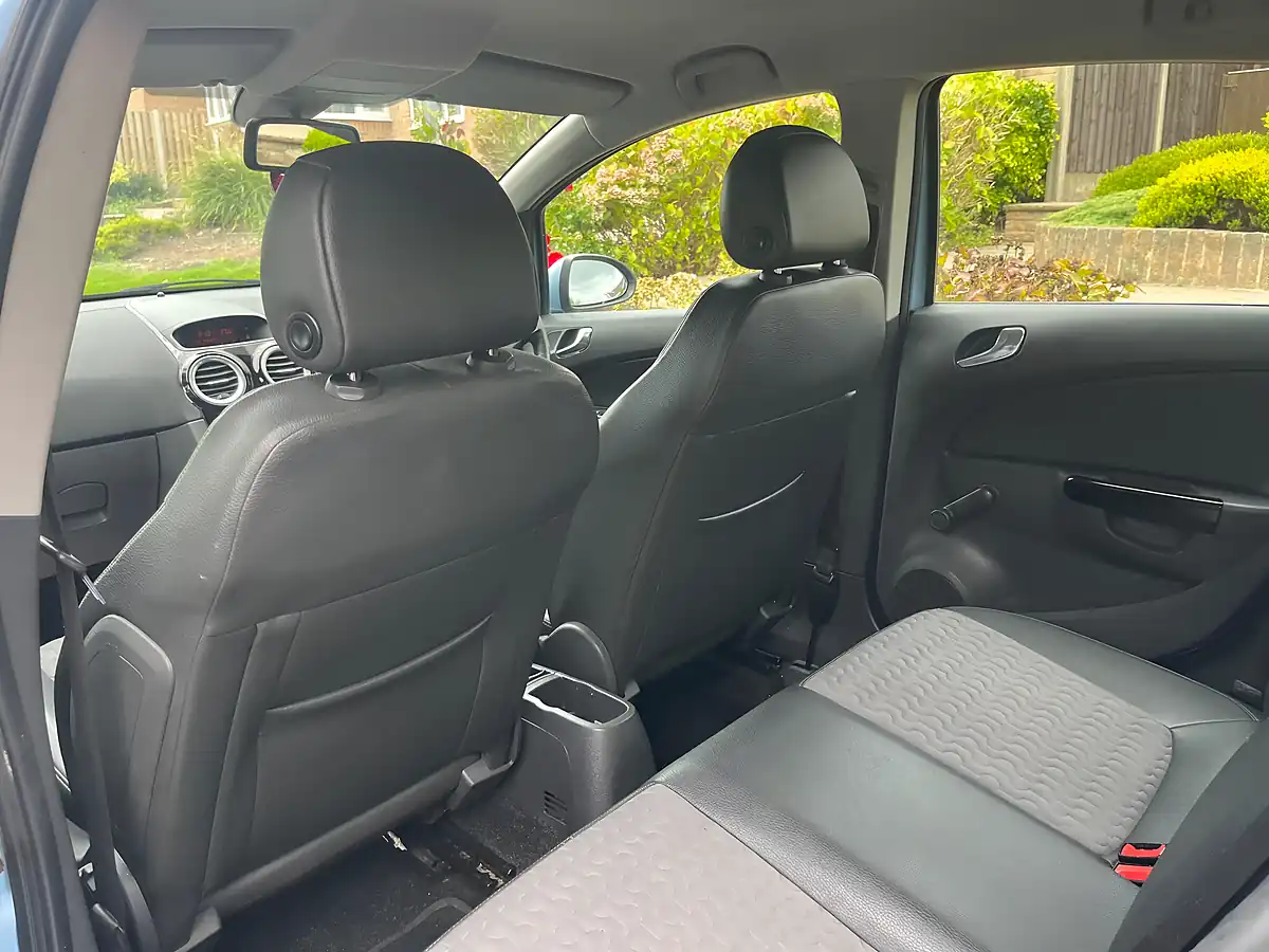 Used 2013 Vauxhall Corsa Se Blue - Interior and Exterior details 13