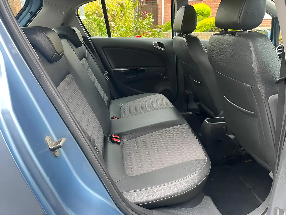 Used 2013 Vauxhall Corsa Se Blue - Interior and Exterior details 15