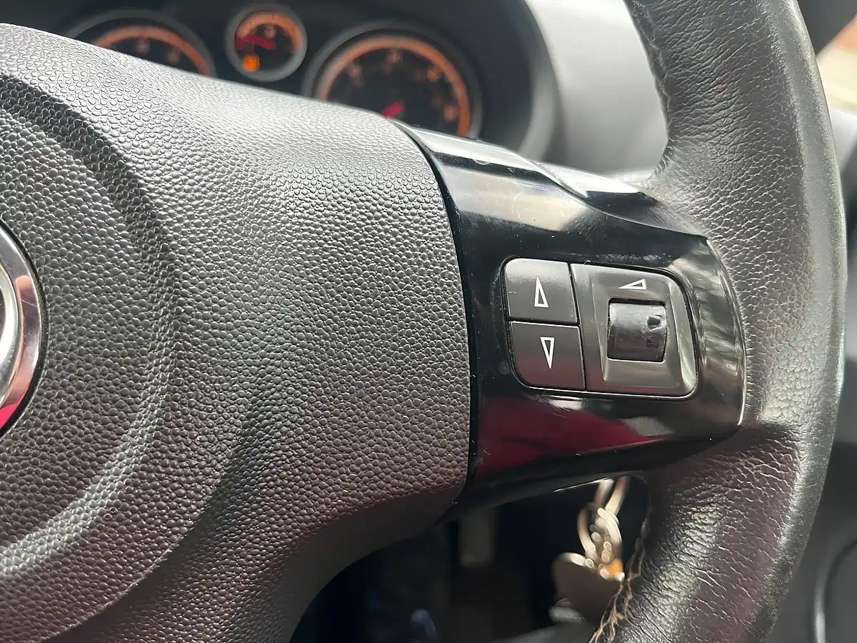 Used 2013 Vauxhall Corsa Se Blue - Interior and Exterior details 16