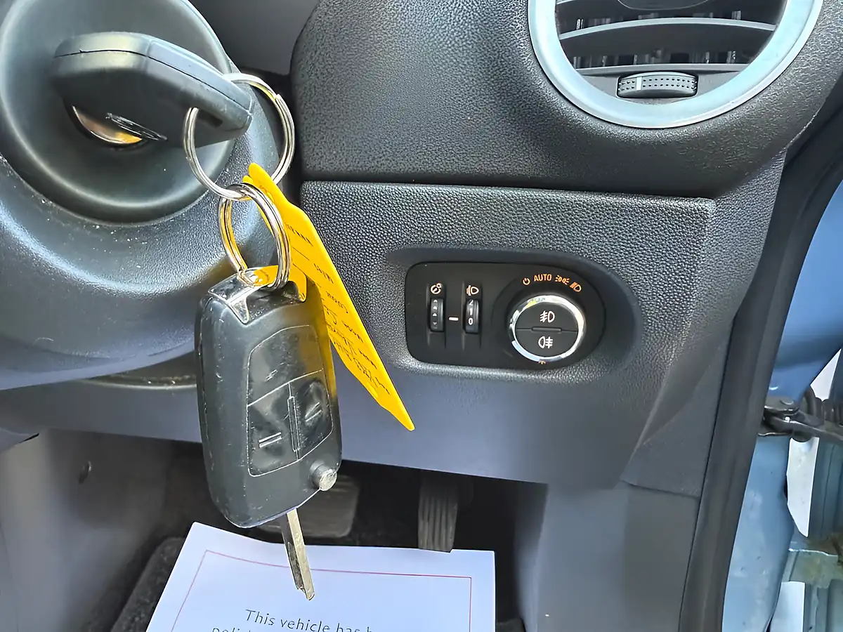 Used 2013 Vauxhall Corsa Se Crinan Blue - Interior and Exterior details 11