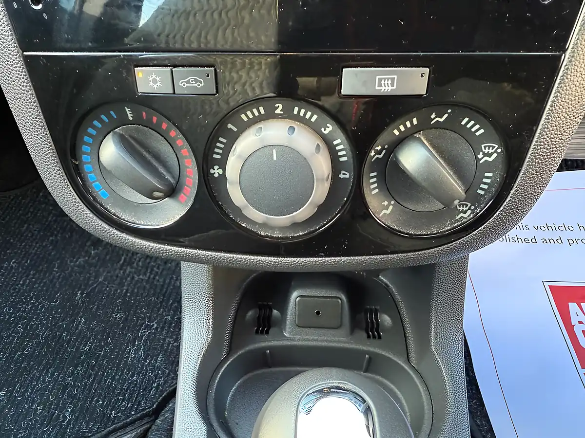 Used 2013 Vauxhall Corsa Se Crinan Blue - Interior and Exterior details 13