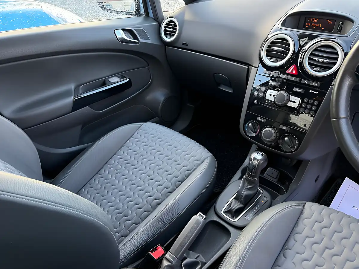 Used 2013 Vauxhall Corsa Se Crinan Blue - Interior and Exterior details 9