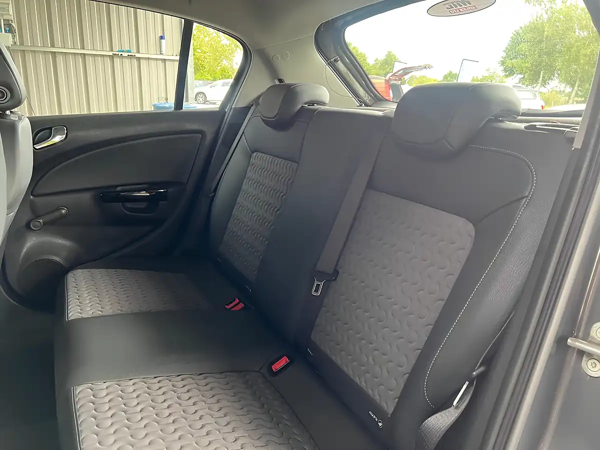 Used 2013 Vauxhall Corsa Se Grey - Interior and Exterior details 10