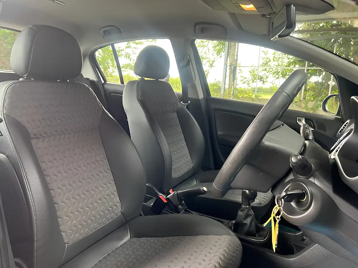 Used 2013 Vauxhall Corsa Se Grey - Interior and Exterior details 12
