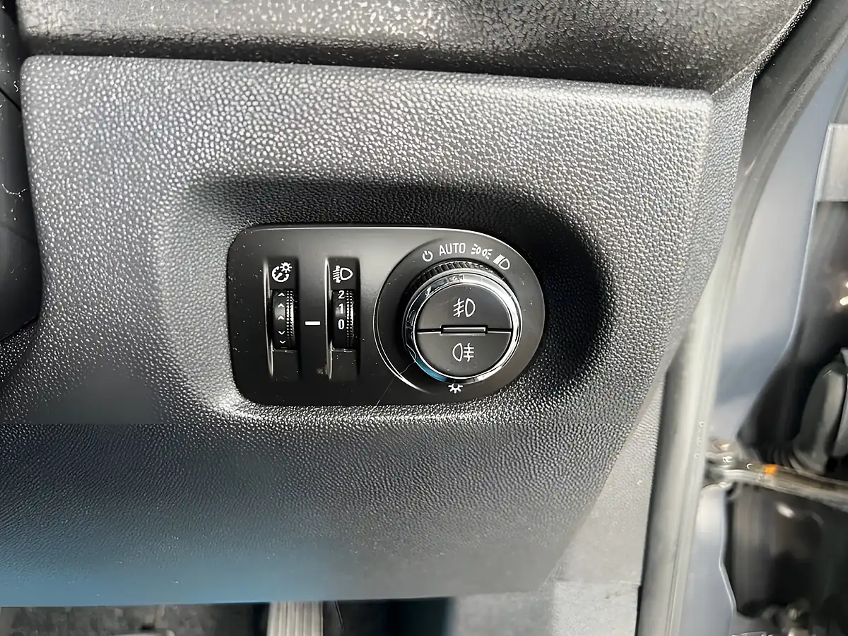Used 2013 Vauxhall Corsa Se Grey - Interior and Exterior details 15