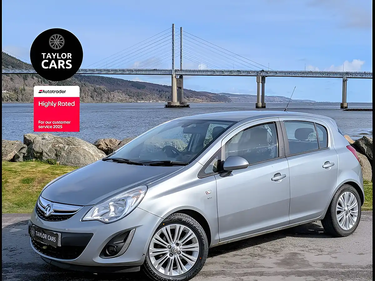 Used 2013 Vauxhall Corsa Se Silver - Front View
